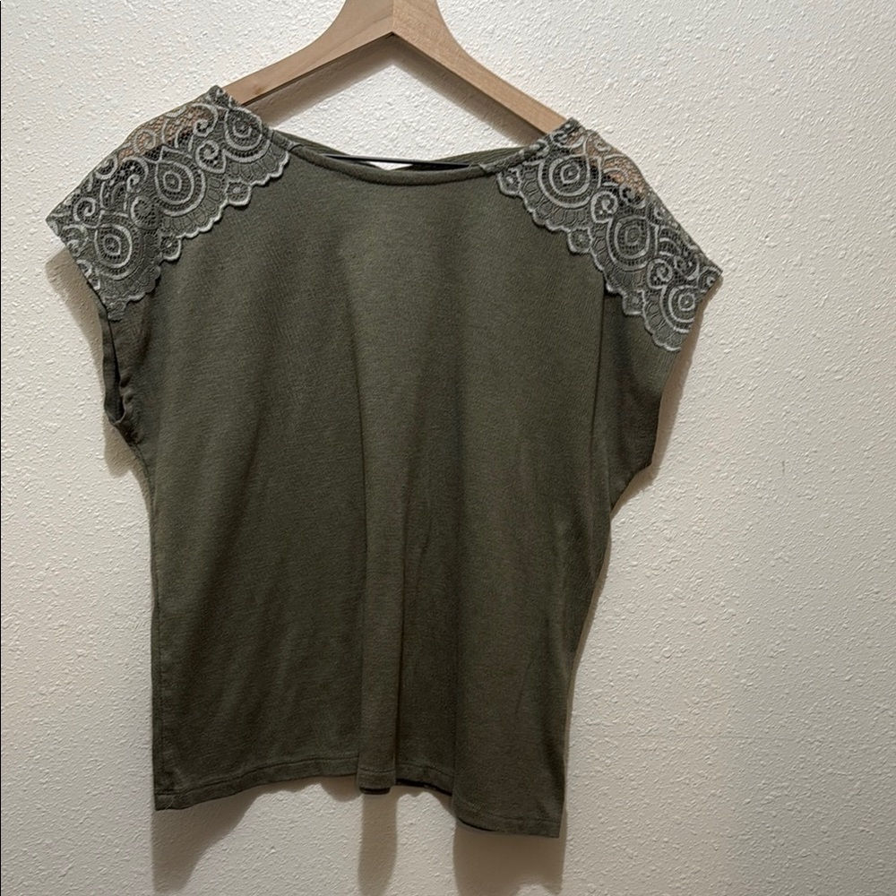 Alison Andrewe Olive Lace Shoulder Women's Top, Size XL